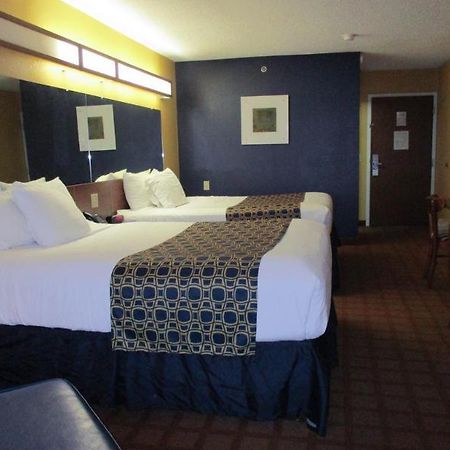 Quality Inn & Suites Watertown Fort Drum Calcium Bagian luar foto