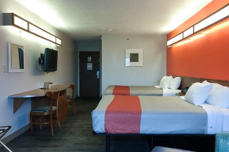 Quality Inn & Suites Watertown Fort Drum Calcium Bagian luar foto